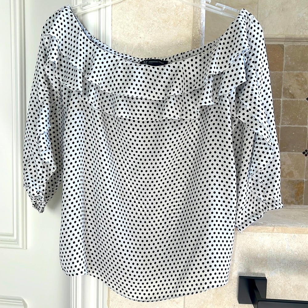 Women  top drop shoulder ruffle polka dot color size PS